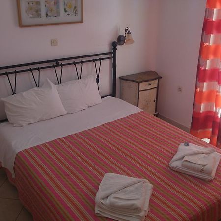 Kamares Apartments Εε Poros Town Exteriör bild