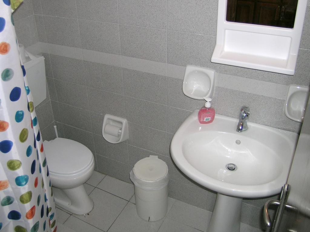Kamares Apartments Εε Poros Town Rum bild
