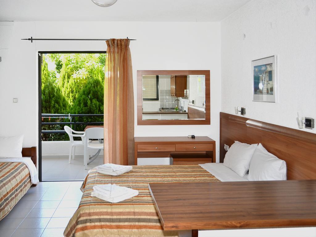 Kamares Apartments Εε Poros Town Rum bild